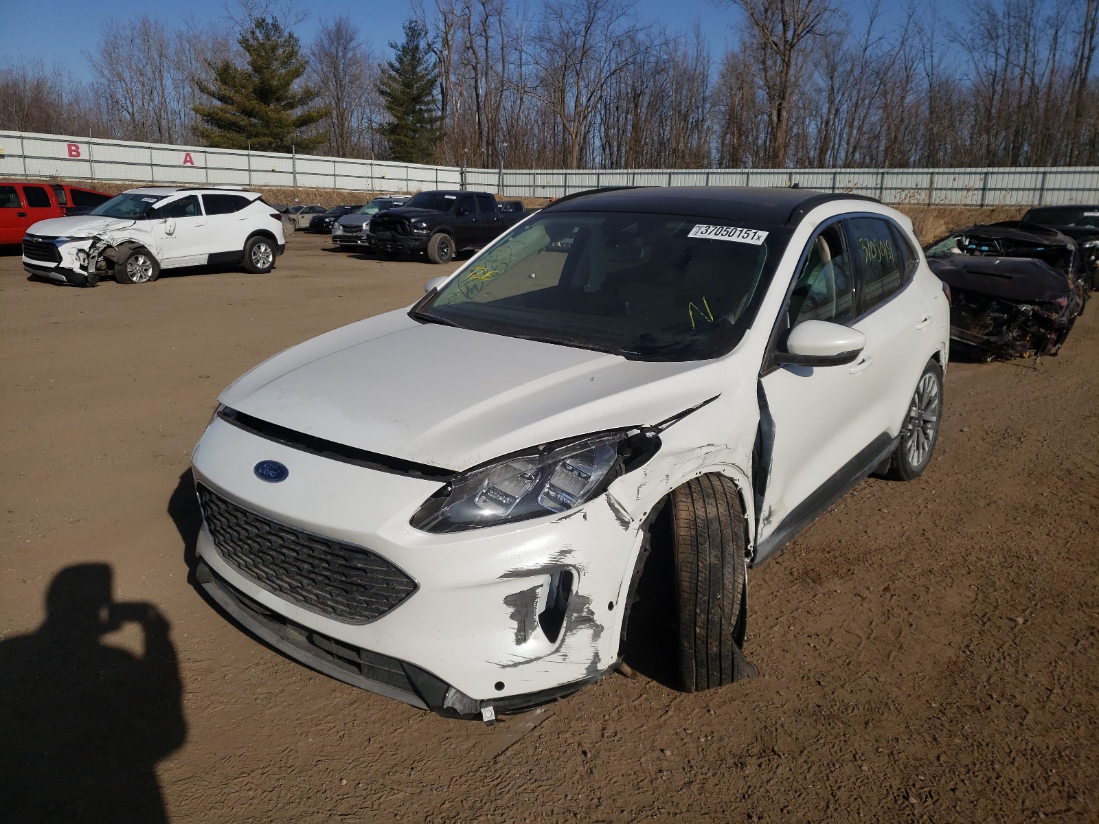 Photo 2 from auction – 2020 FORD ESCAPE TIT with VIN 1FMCU9J94LUB97864