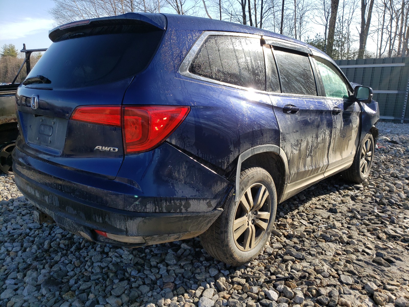 Photo 4 from auction – 2016 HONDA PILOT EXLN with VIN 5FNYF6H75GB009066