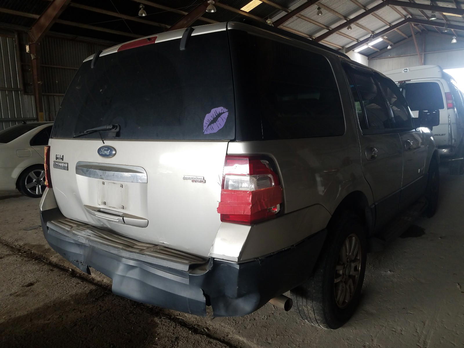 Photo 4 from auction – 2007 FORD EXPEDITION with VIN 1FMFU15547LA21432