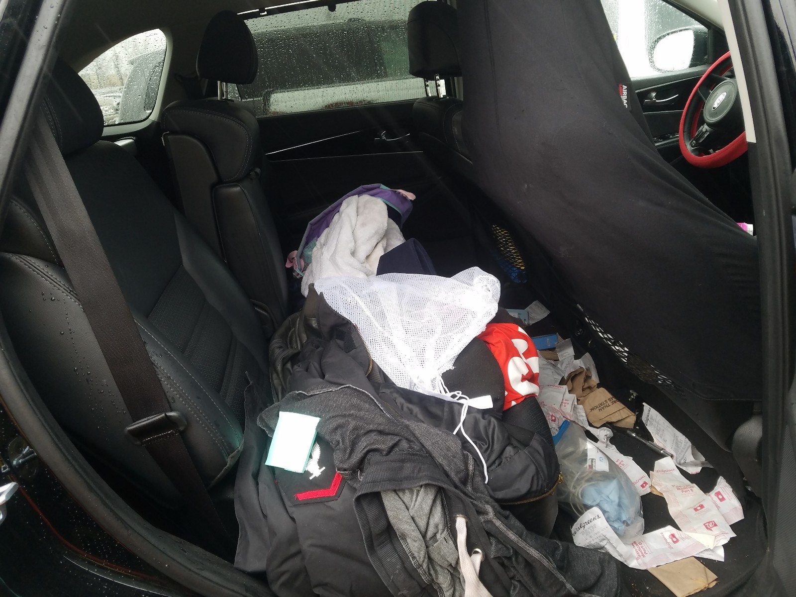 Photo 6 from auction – 2017 KIA SORENTO EX with VIN 5XYPH4A16HG323982