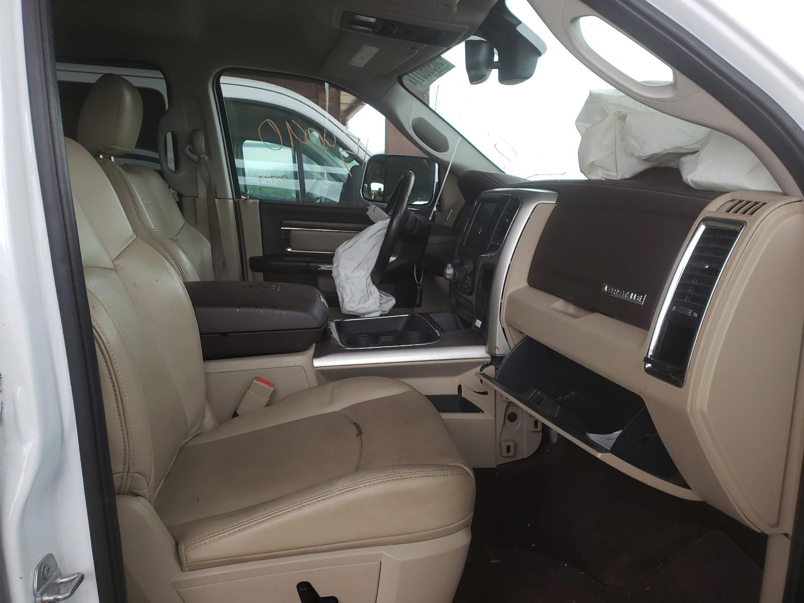 Photo 5 from auction – 2016 RAM 1500 LARAM with VIN 1C6RR6NT3GS101171