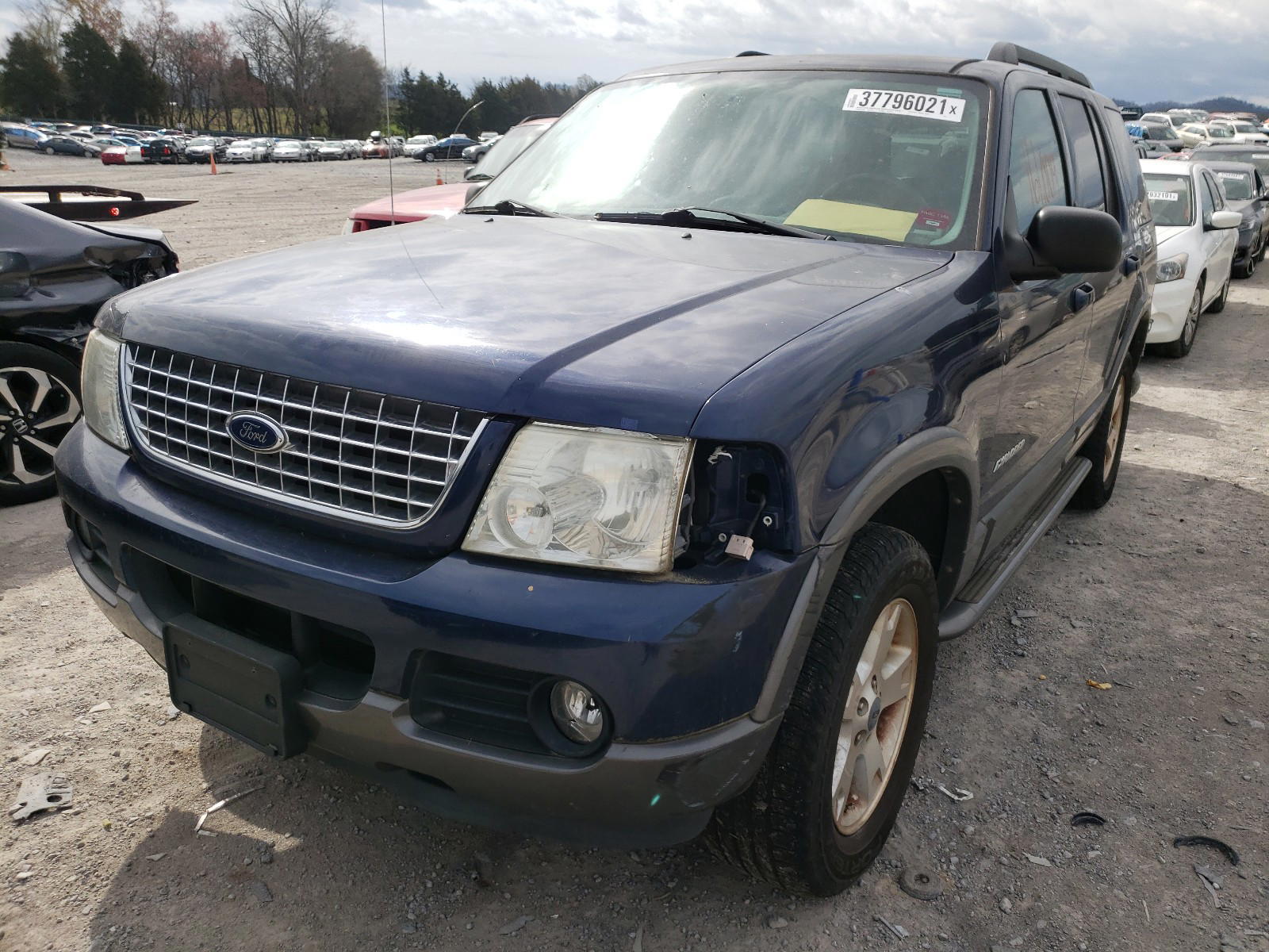 Photo 2 from auction – 2005 FORD EXPLORER with VIN 1FMZU63K85UA20634