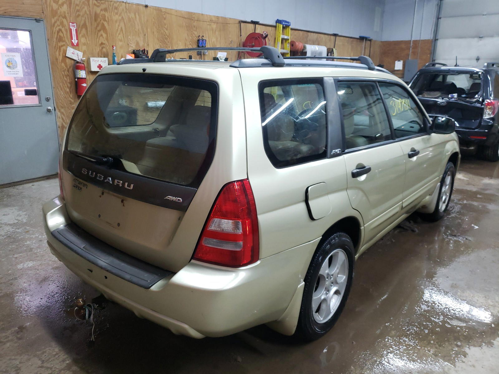 Photo 4 from auction – 2004 SUBARU FORESTER with VIN JF1SG65664G711015