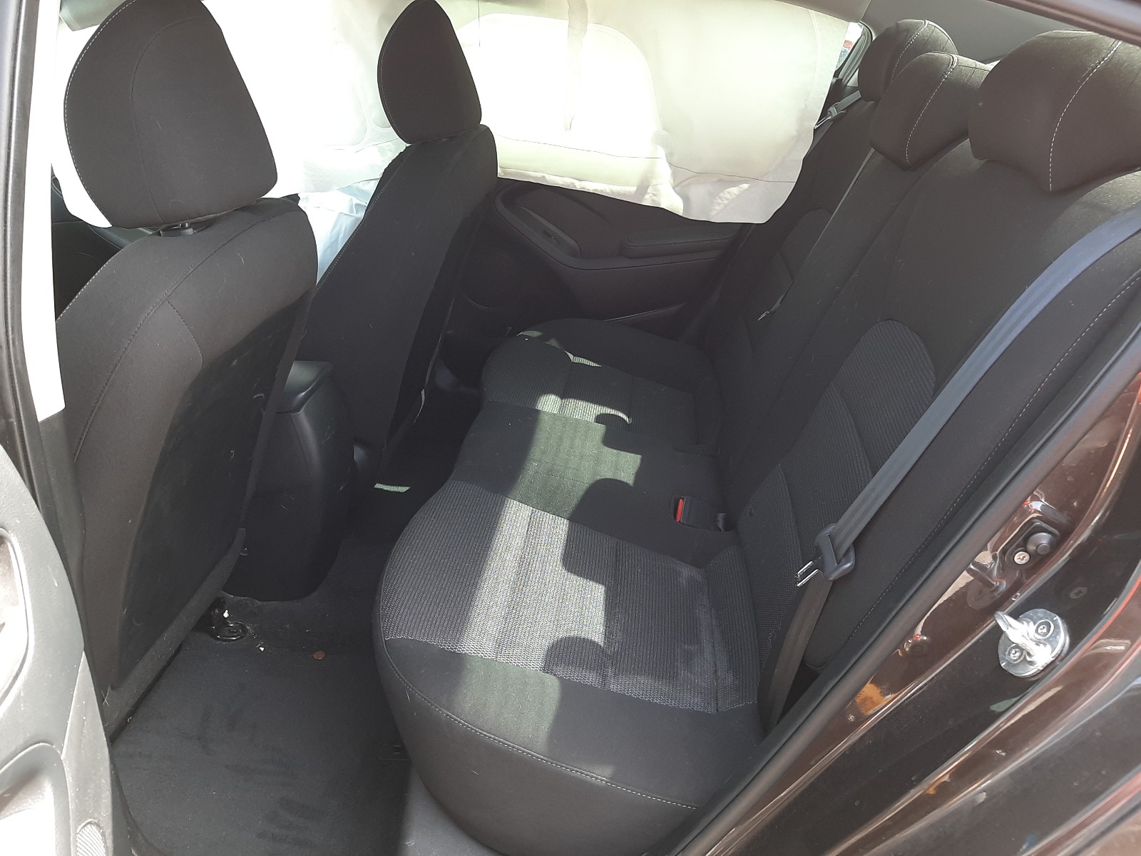 Photo 6 from auction – 2018 KIA FORTE LX with VIN 3KPFK4A72JE204377