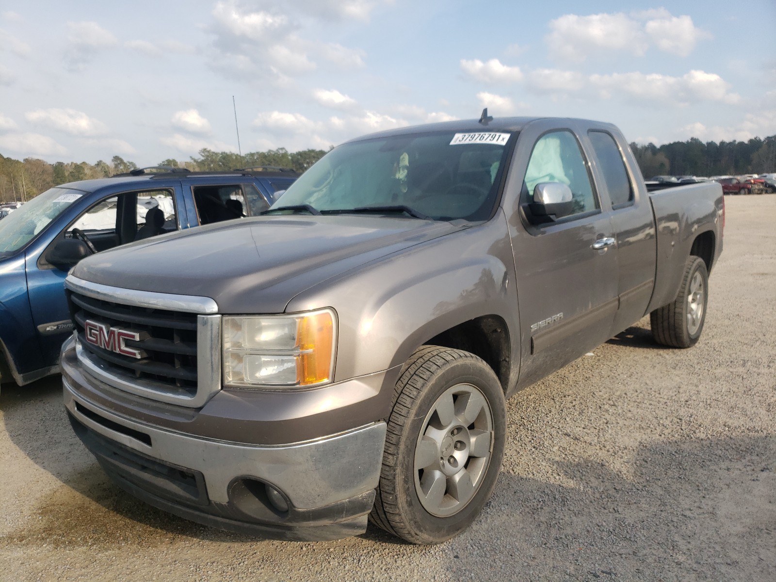 Photo 2 from auction – 2011 GMC SIERRA C15 with VIN 1GTR1VE09BZ333158