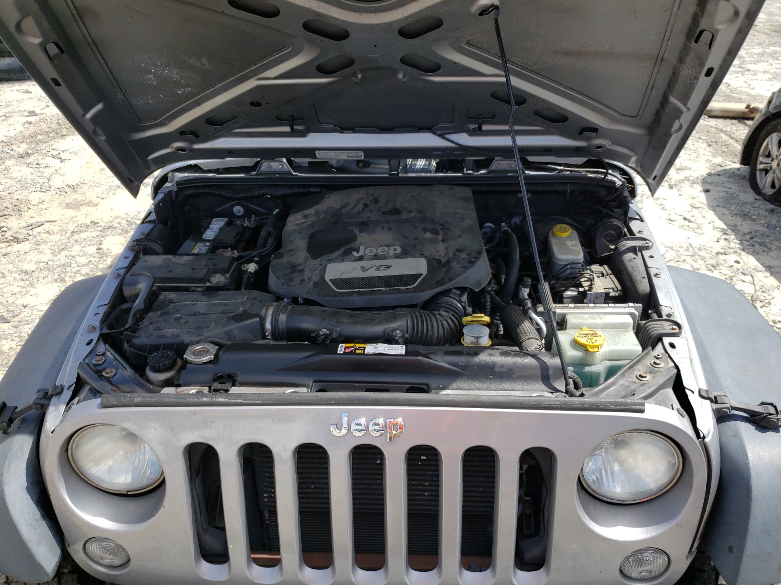 Photo 7 from auction – 2014 JEEP WRANGLER U with VIN 1C4BJWDG5EL232776