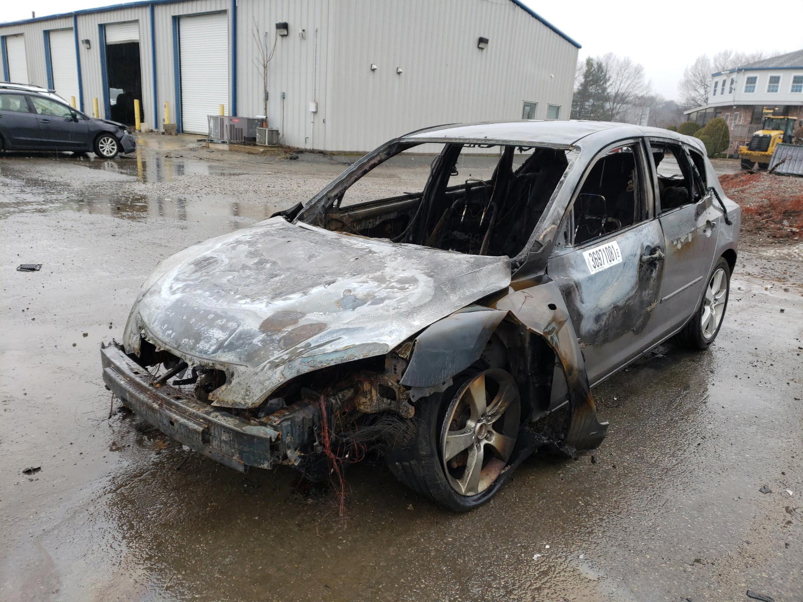 Photo 2 from auction – 2006 MAZDA 3 HATCHBAC with VIN JM1BK144361454767