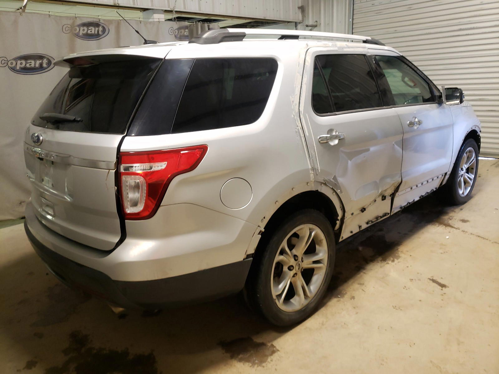 Photo 4 from auction – 2011 FORD EXPLORER L with VIN 1FMHK7F80BGA22069