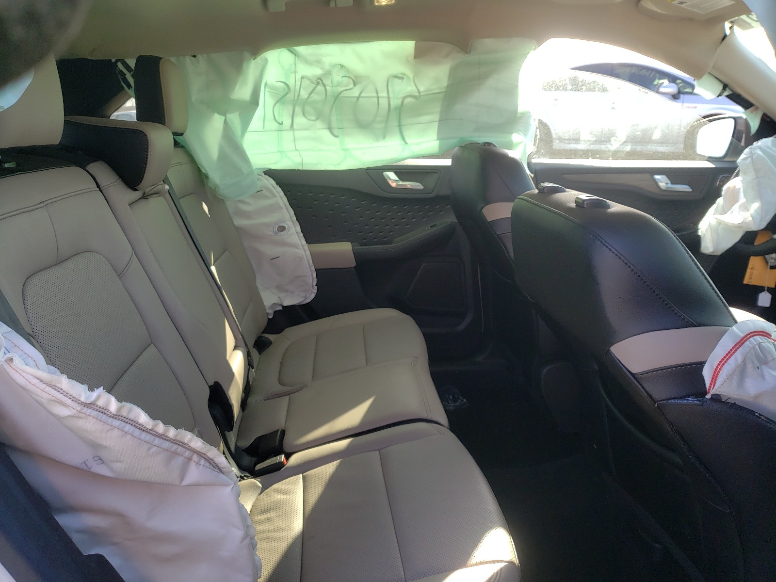 Photo 6 from auction – 2020 FORD ESCAPE TIT with VIN 1FMCU9J94LUB97864