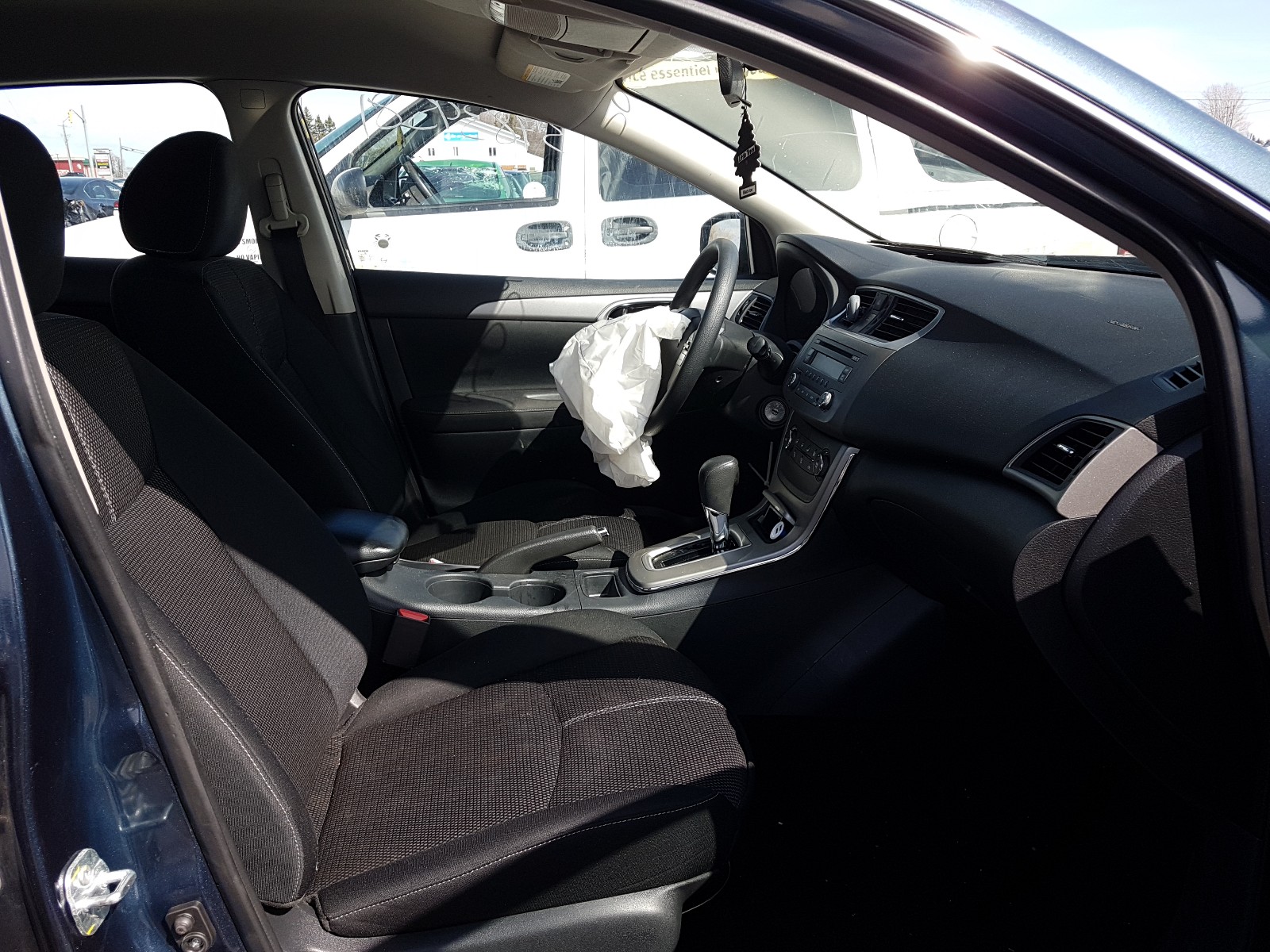 Photo 5 from auction – 2014 NISSAN SENTRA S with VIN 3N1AB7AP0EL696696