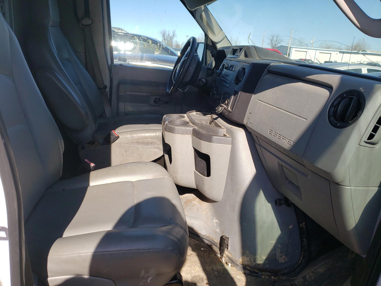 Photo 5 from auction – 2011 FORD ECONOLINE with VIN 1FTNE2EW0BDA69900