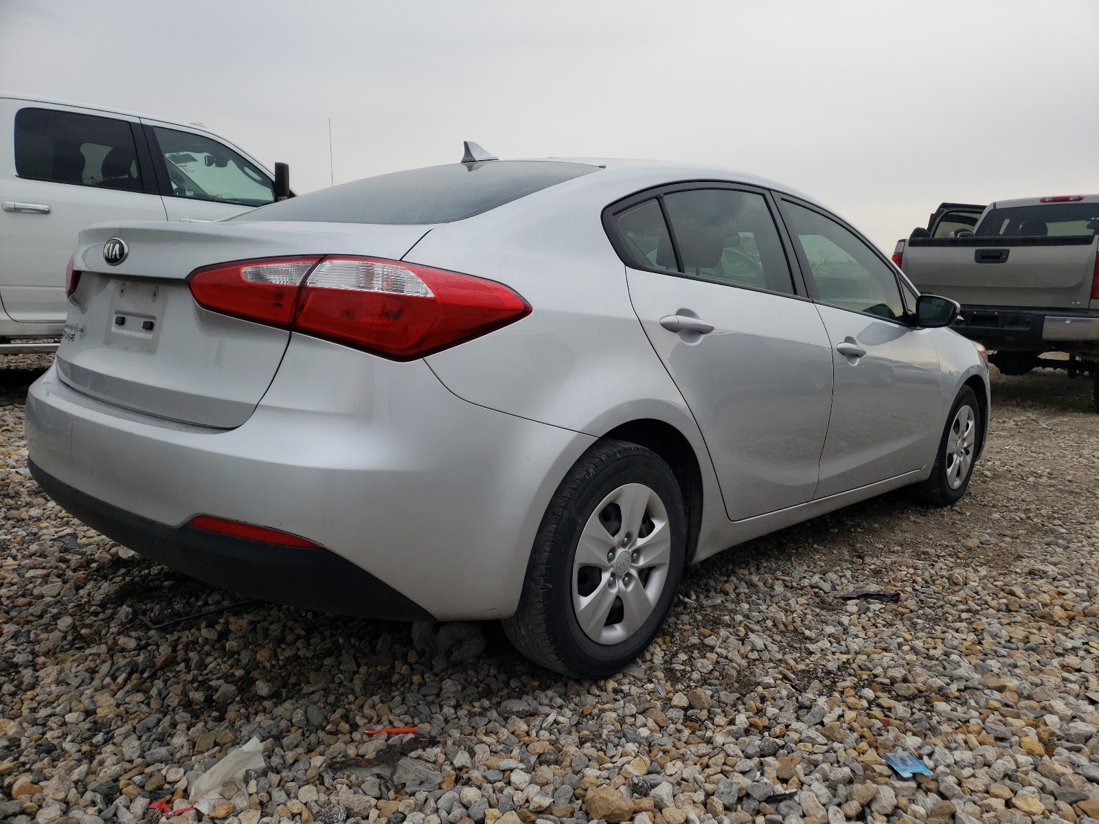 Photo 4 from auction – 2016 KIA FORTE LX with VIN KNAFK4A61G5535704