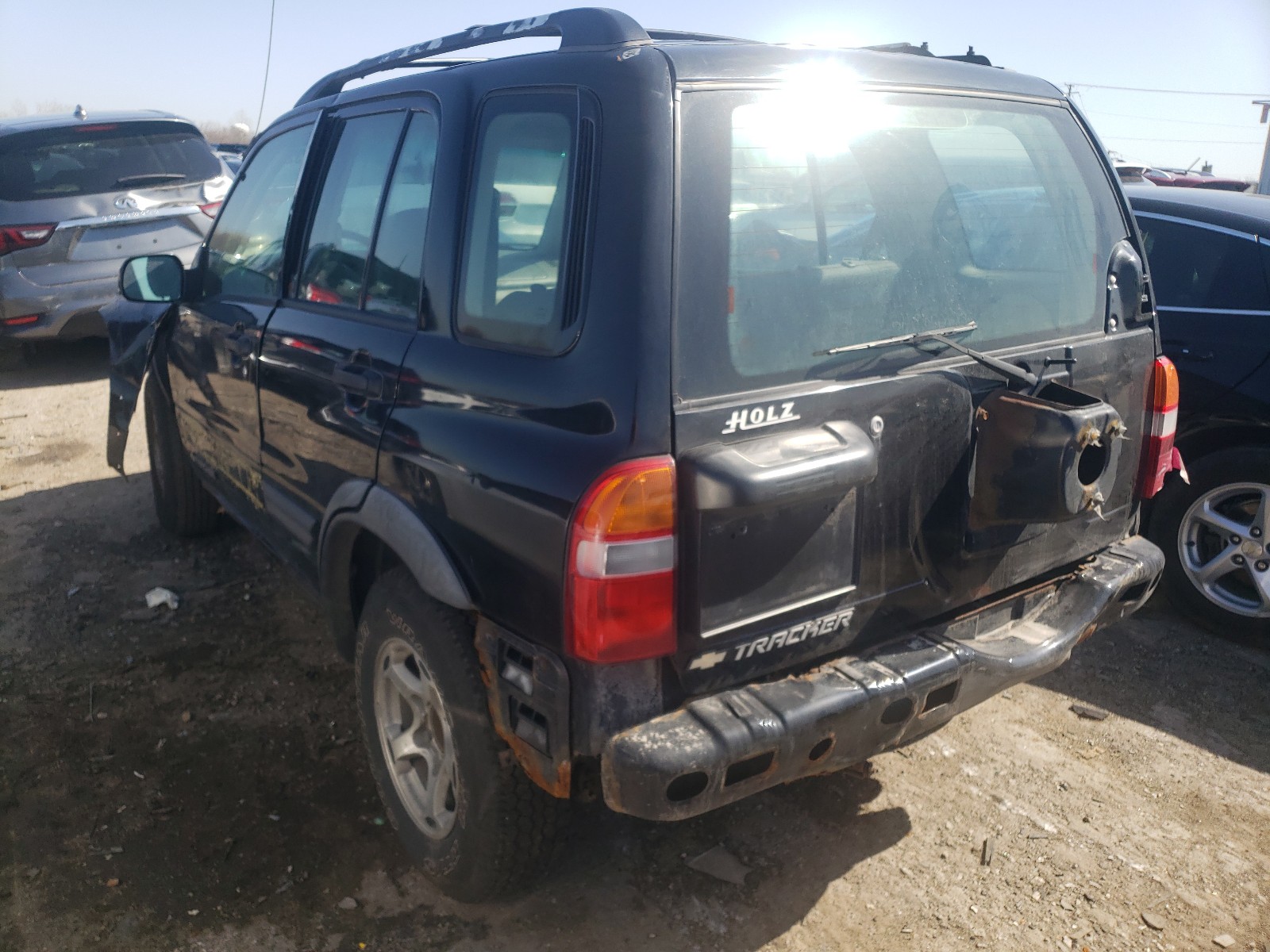 Photo 3 from auction – 2001 CHEVROLET TRACKER ZR with VIN 2CNBJ734X16959567