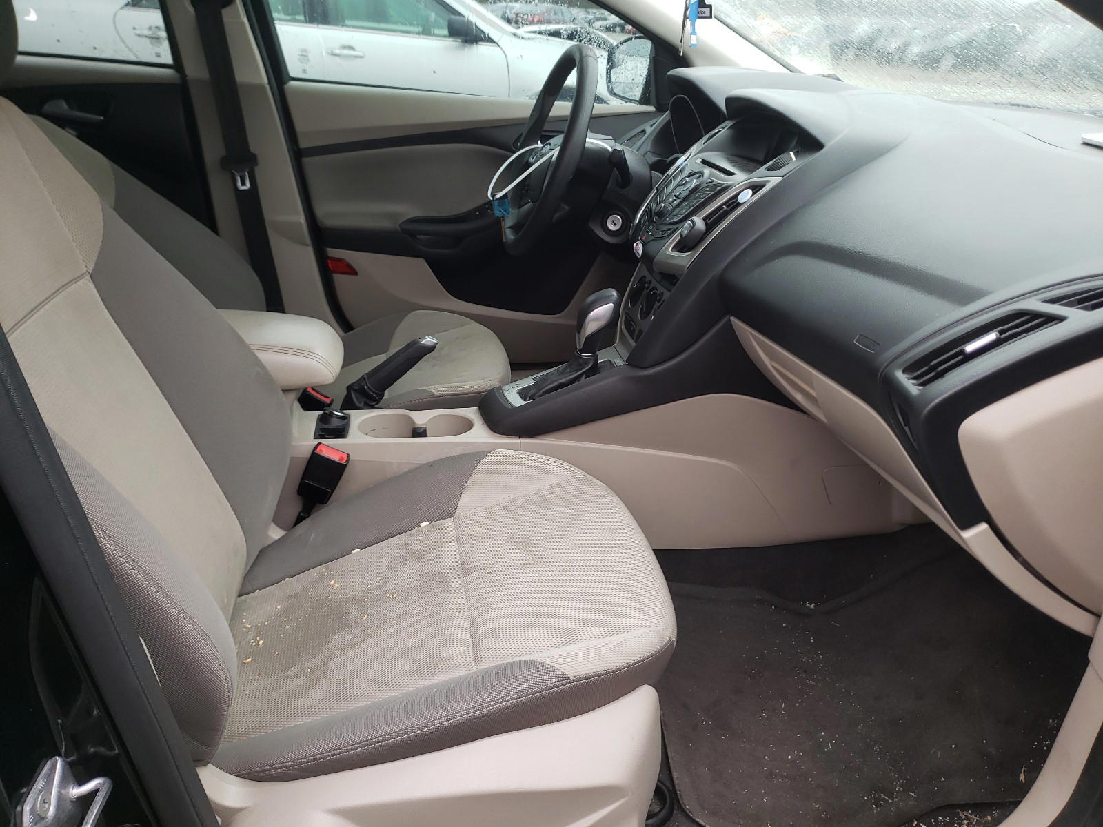 Photo 5 from auction – 2014 FORD FOCUS SE with VIN 1FADP3F24EL218140
