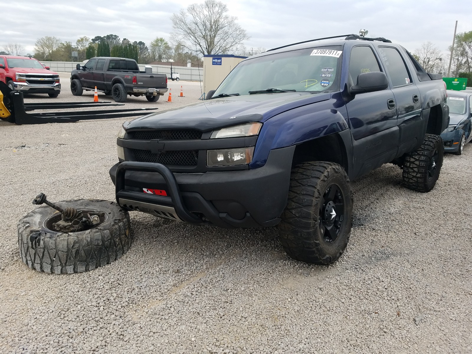 Photo 2 from auction – 2002 CHEVROLET AVALANCHE with VIN 3GNEK13T92G226426