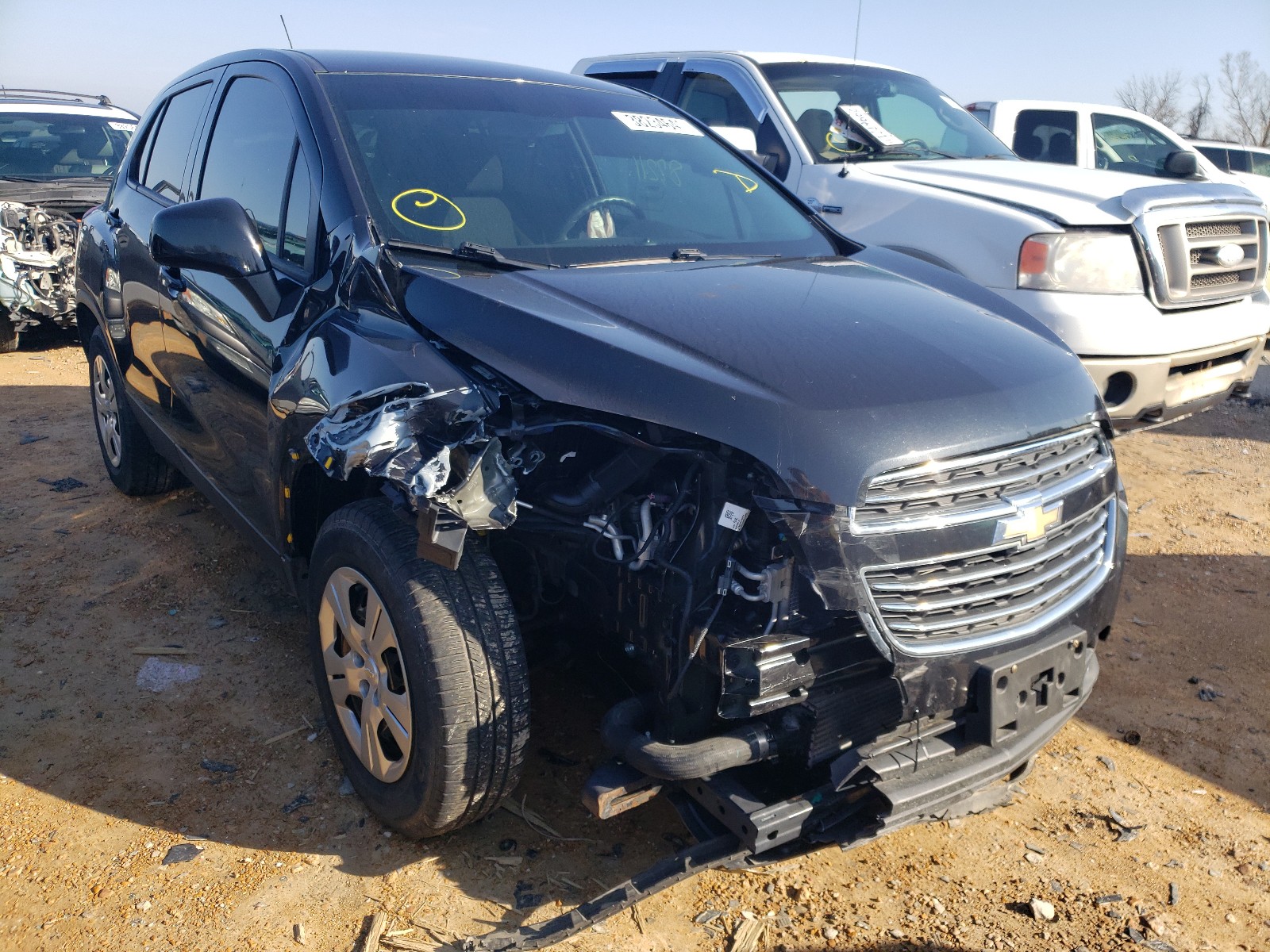 CHEVROLET TRAX LS 2016 with VIN KL7CJKSB3GB684431 - Photo from auction