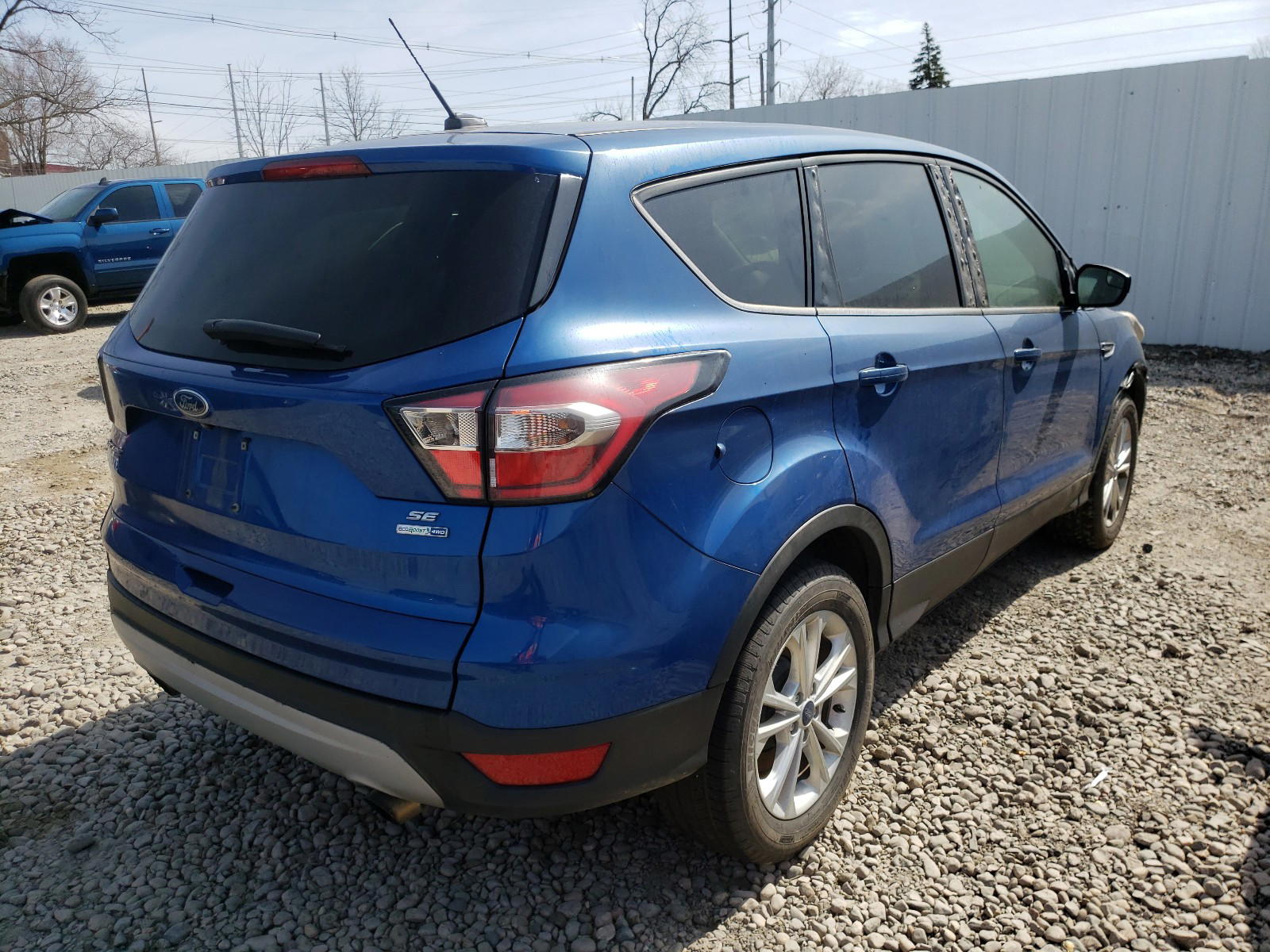 Photo 4 from auction – 2017 FORD ESCAPE SE with VIN 1FMCU9GD2HUC48491