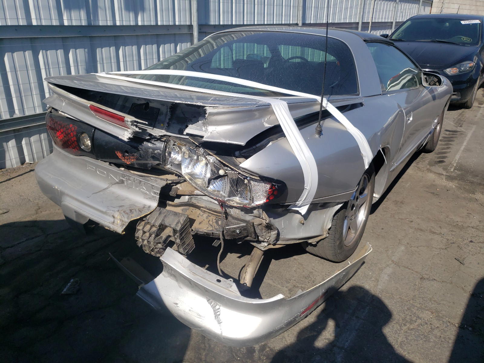 Photo 4 from auction – 1998 PONTIAC FIREBIRD with VIN 2G2FS22K0W2203111