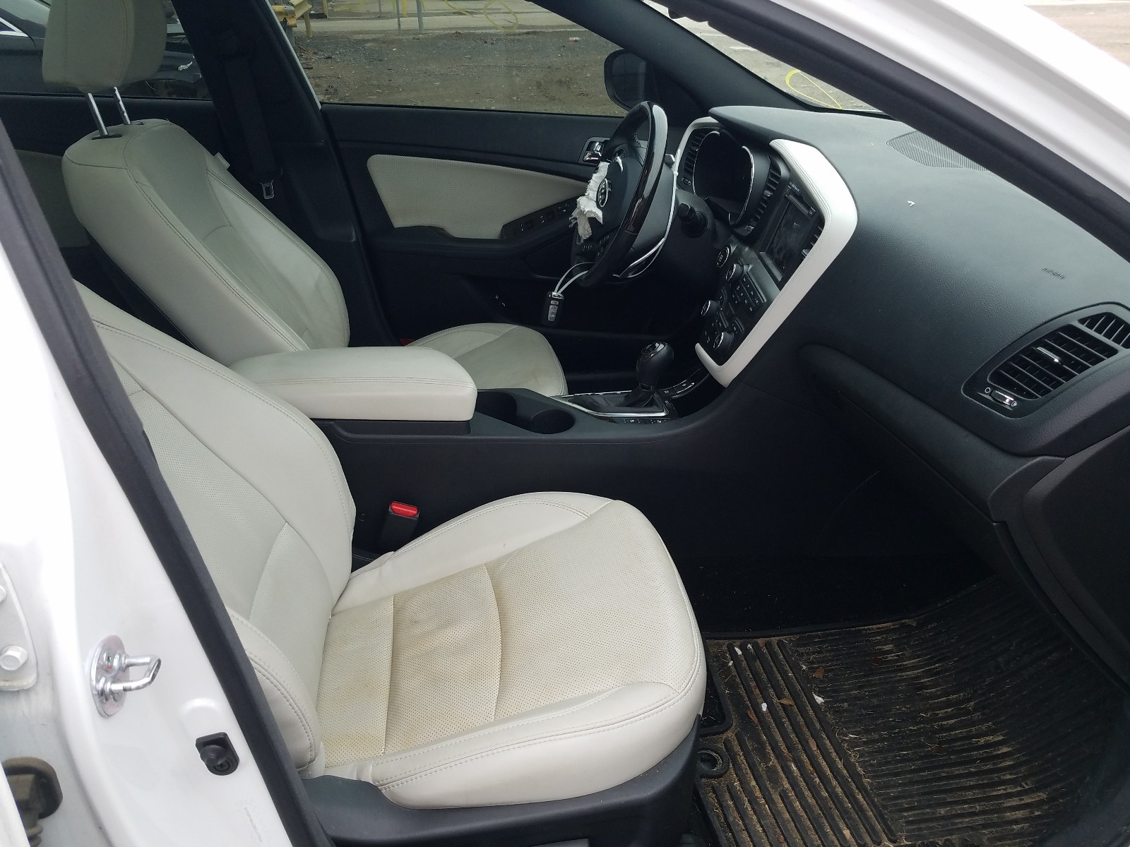 Photo 5 from auction – 2013 KIA OPTIMA SX with VIN 5XXGR4A63DG127456