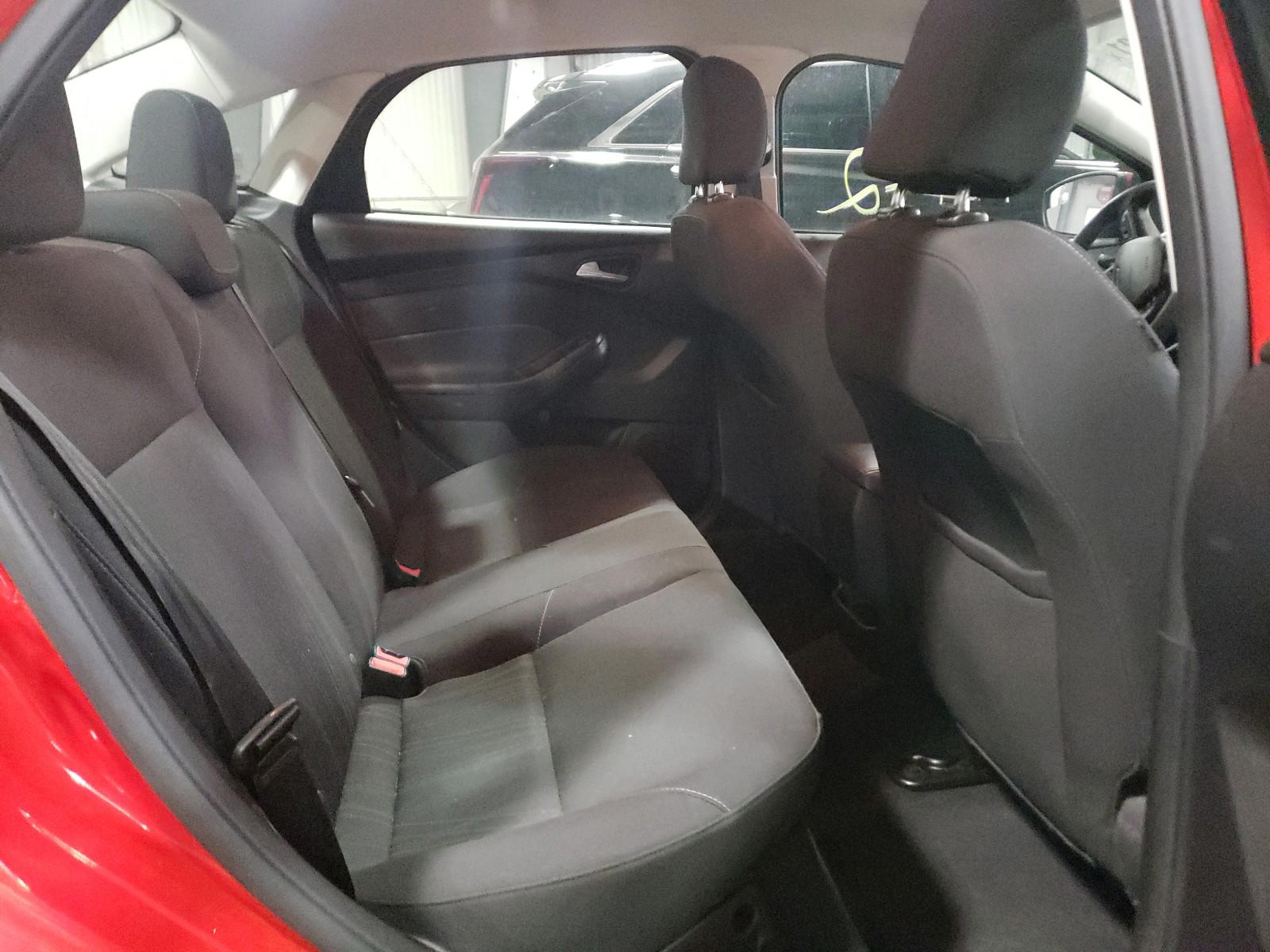 Photo 6 from auction – 2015 FORD FOCUS SE with VIN 1FADP3F2XFL292910