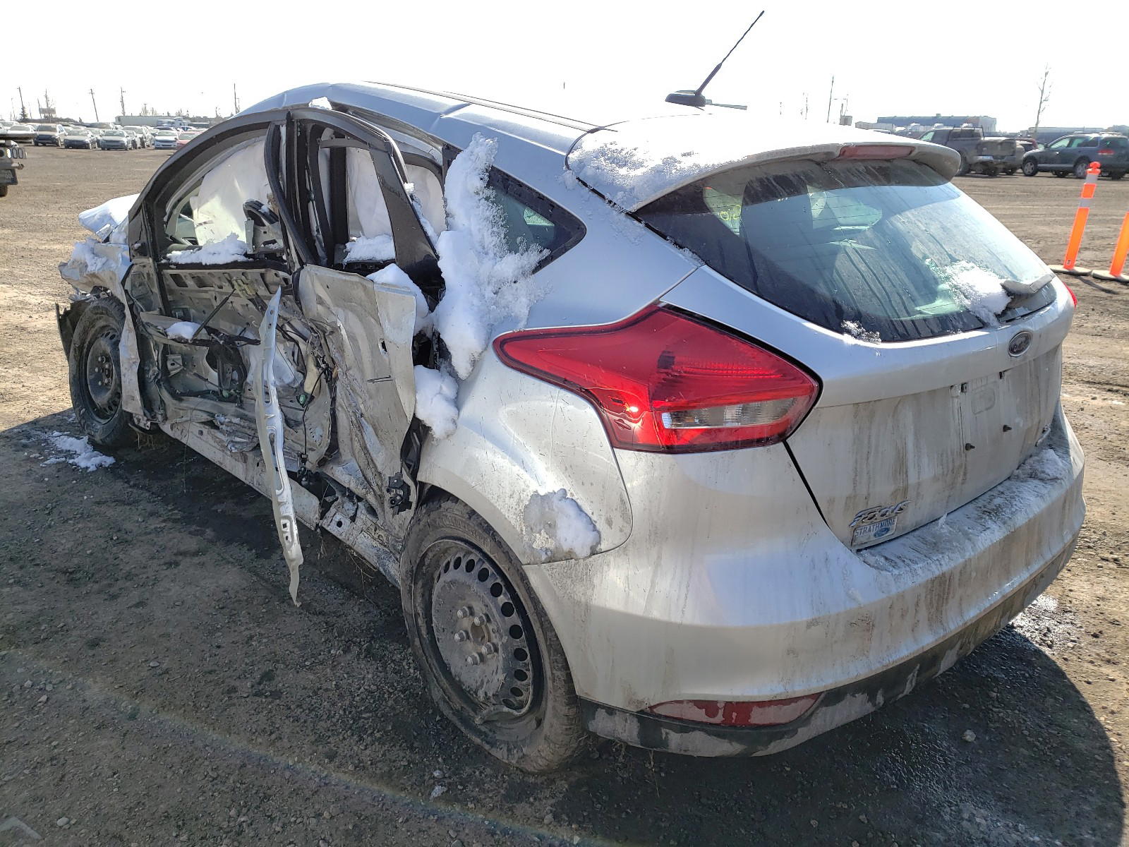 Photo 3 from auction – 2016 FORD FOCUS SE with VIN 1FADP3K22GL291922