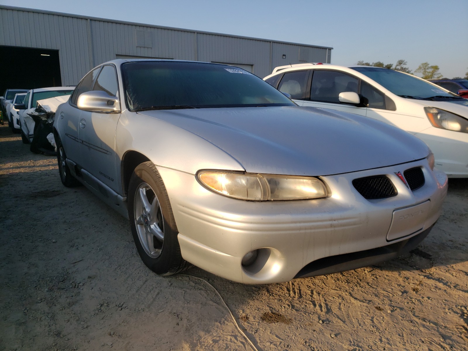 PONTIAC GRAND PRIX 2003 with VIN 1G2WP52K33F180811 - Photo from auction