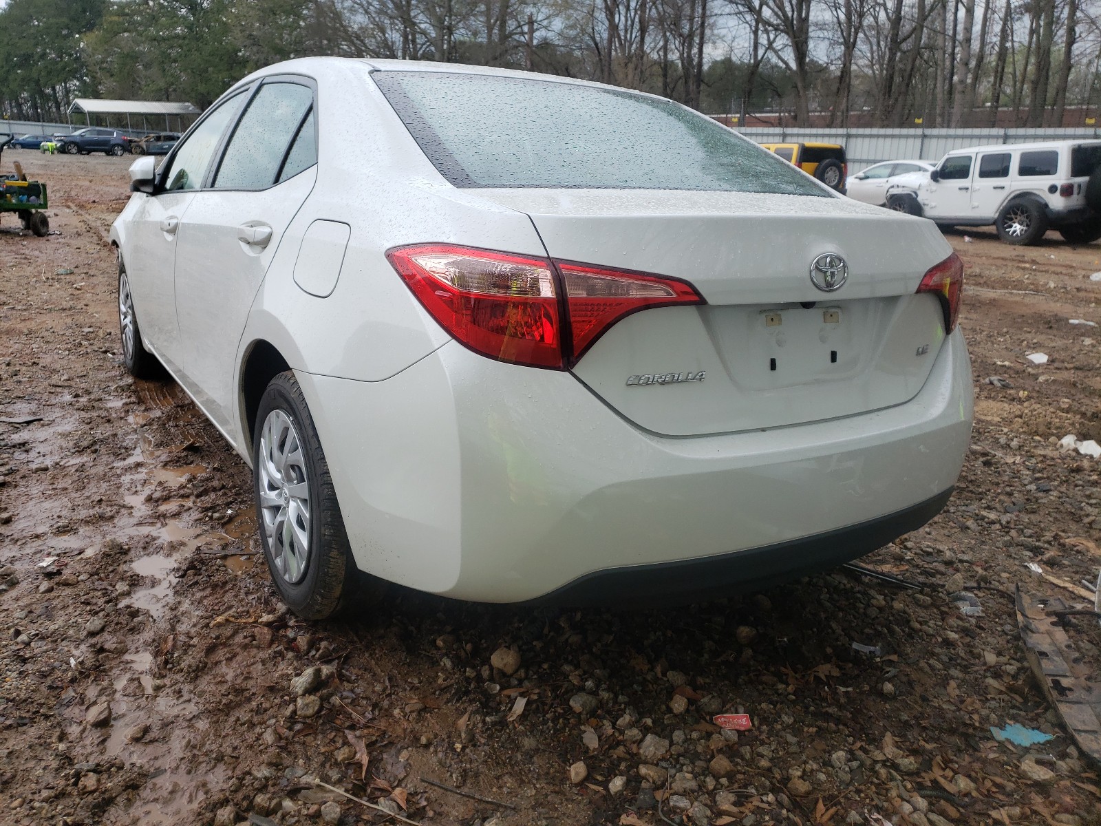 Photo 3 from auction – 2018 TOYOTA COROLLA with VIN 5YFBURHE6JP816798