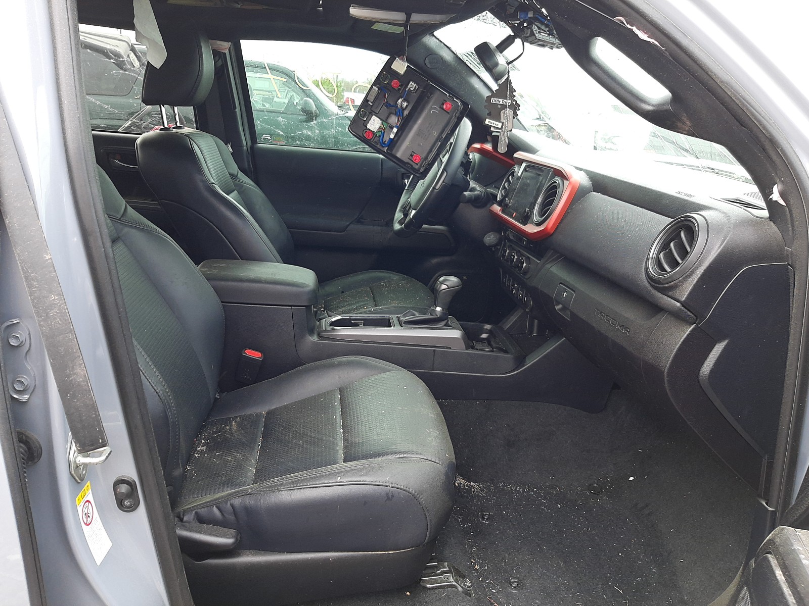 Photo 5 from auction – 2018 TOYOTA TACOMA DOU with VIN 3TMAZ5CN7JM077672