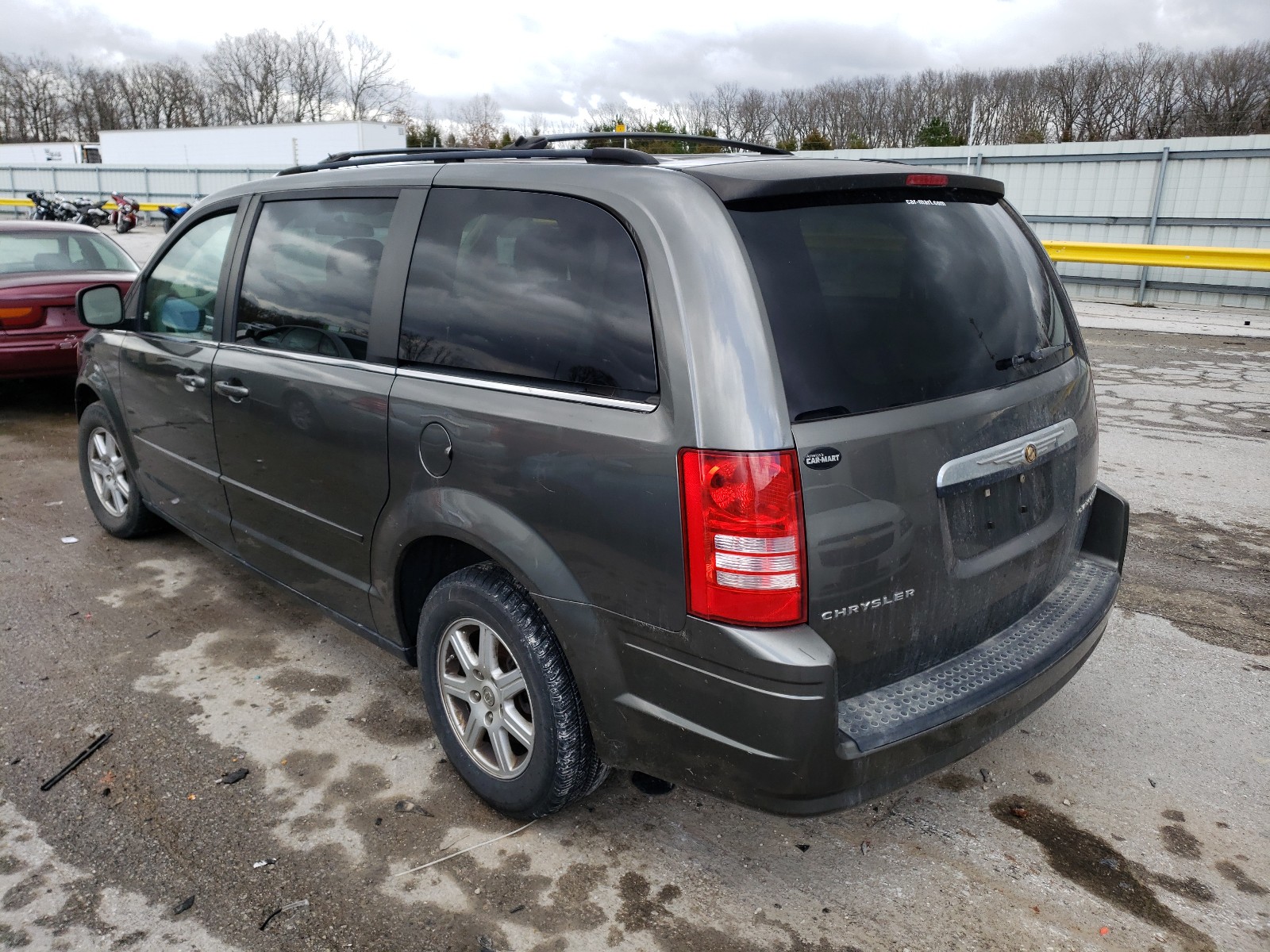 Photo 3 from auction – 2010 CHRYSLER TOWN & COU with VIN 2A4RR2D11AR400422