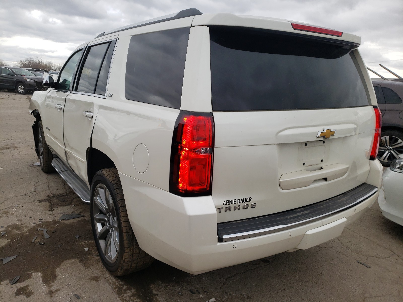 Photo 3 from auction – 2015 CHEVROLET TAHOE with VIN 1GNSKCKC8FR244440