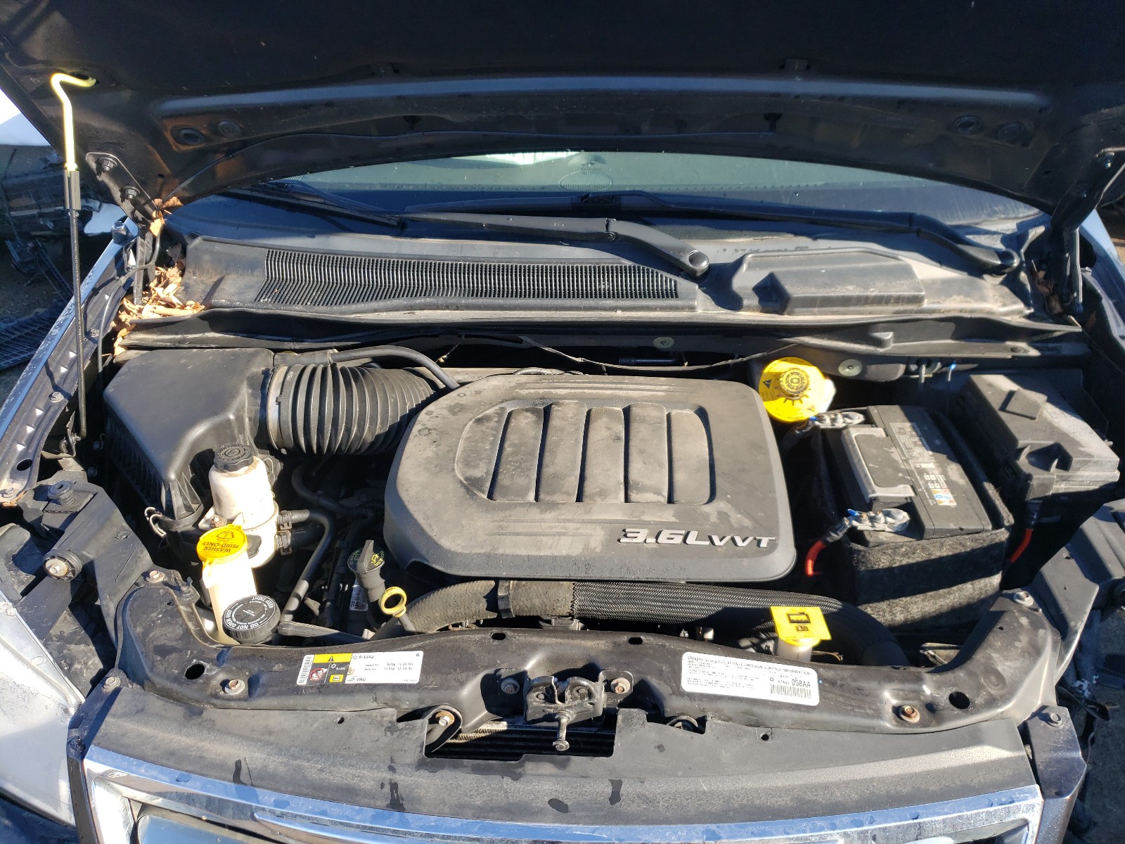 Photo 7 from auction – 2014 CHRYSLER TOWN & COU with VIN 2C4RC1BGXER191843
