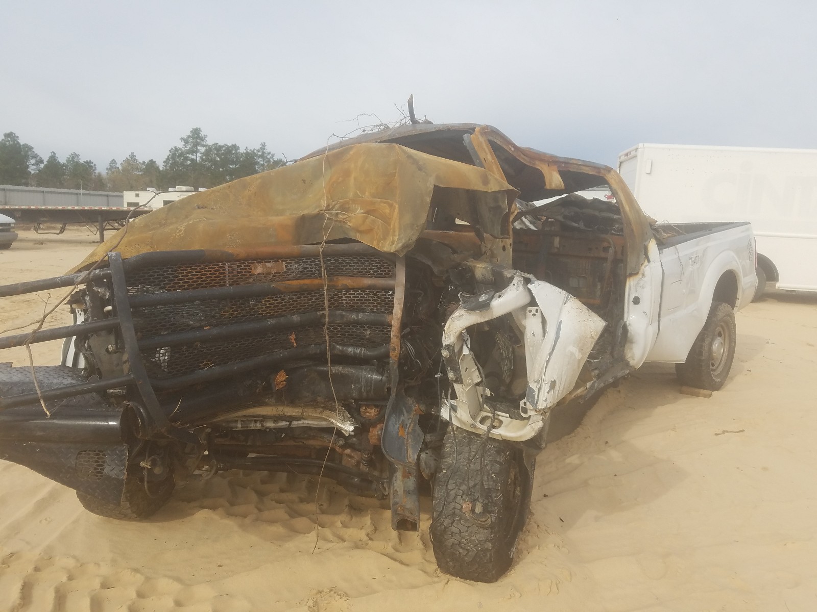 Photo 2 from auction – 2013 FORD F350 SUPER with VIN 1FT8W3BT2DEB10910