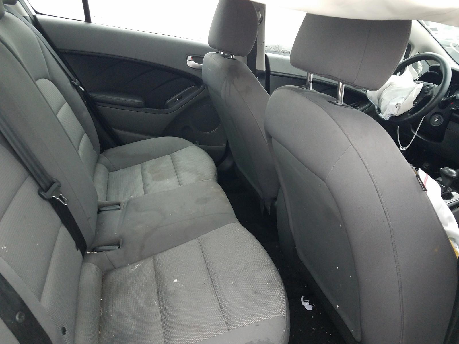 Photo 6 from auction – 2017 KIA FORTE LX with VIN 3KPFK4A74HE106347