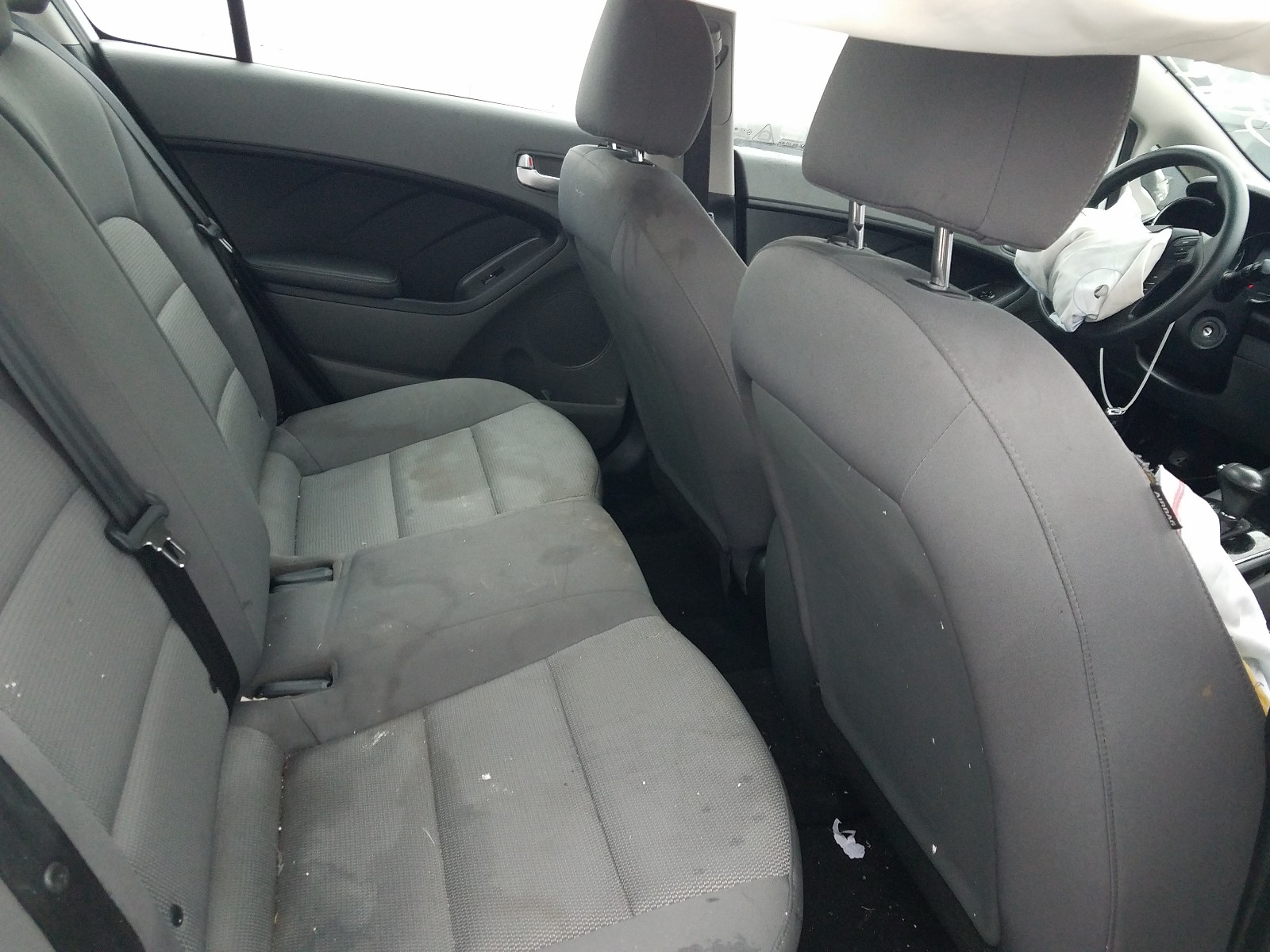 Zdjęcie 6 z aukcji – 2017 KIA FORTE LX z VIN 3KPFK4A74HE106347