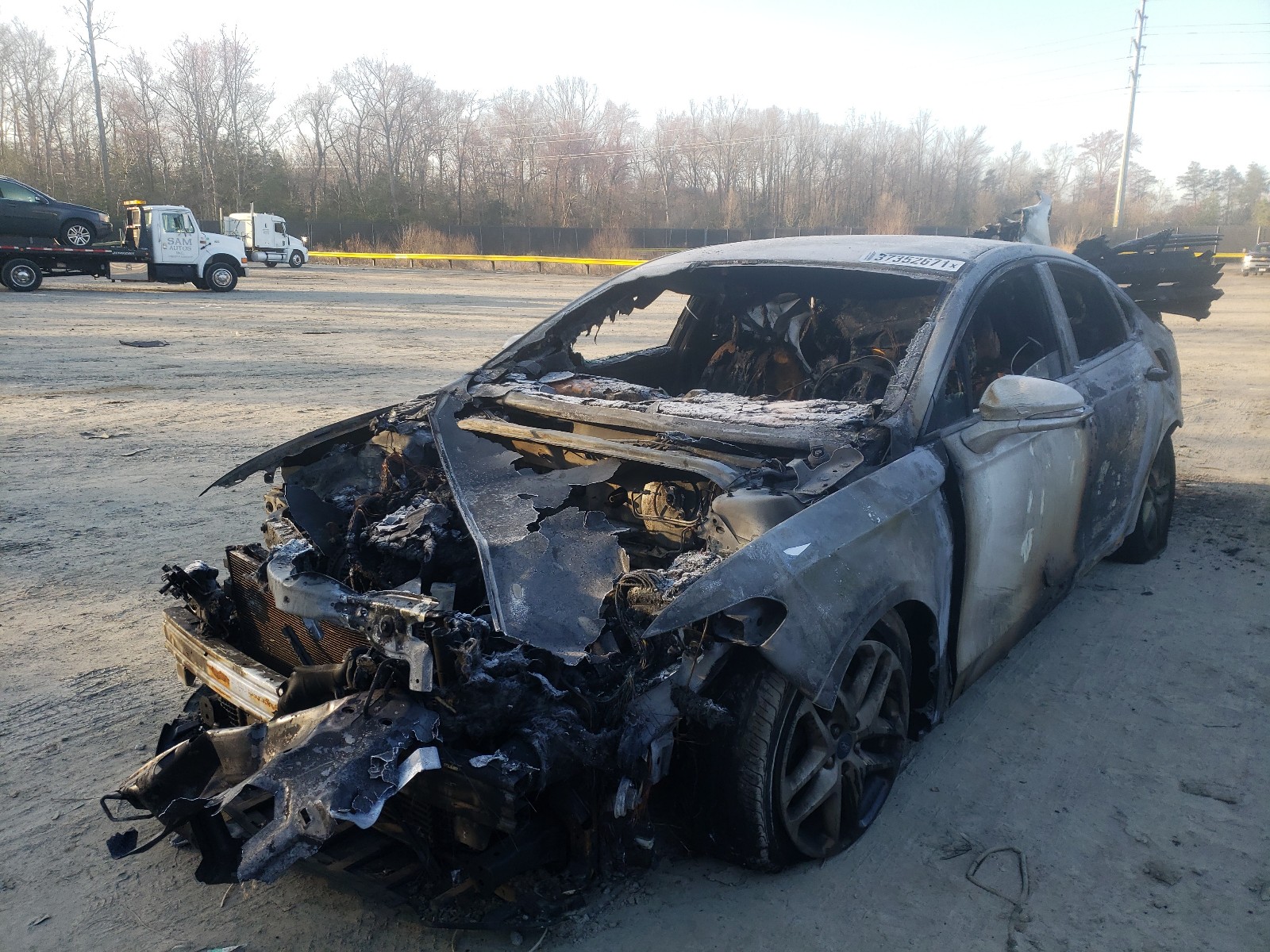 Photo 2 from auction – 2013 FORD FUSION SE with VIN 3FA6P0HR8DR335317