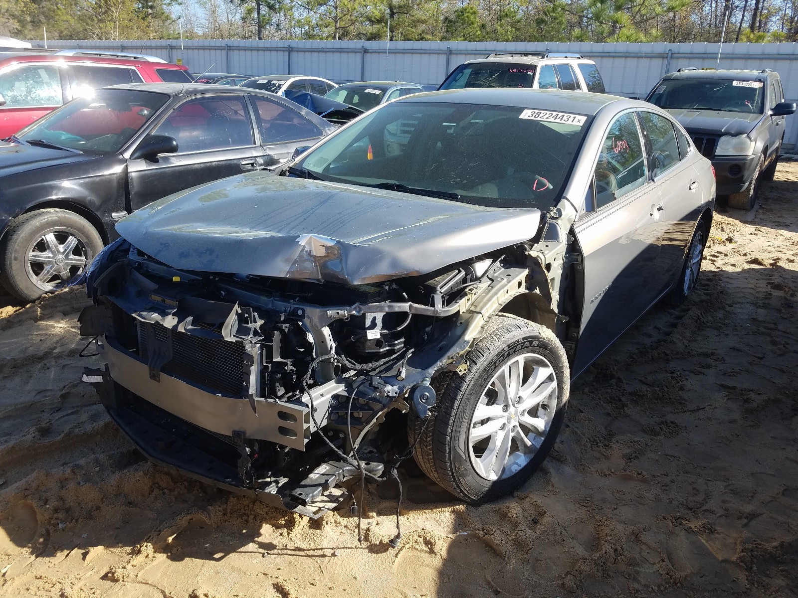 Photo 2 from auction – 2018 CHEVROLET MALIBU LT with VIN 1G1ZD5ST7JF118487