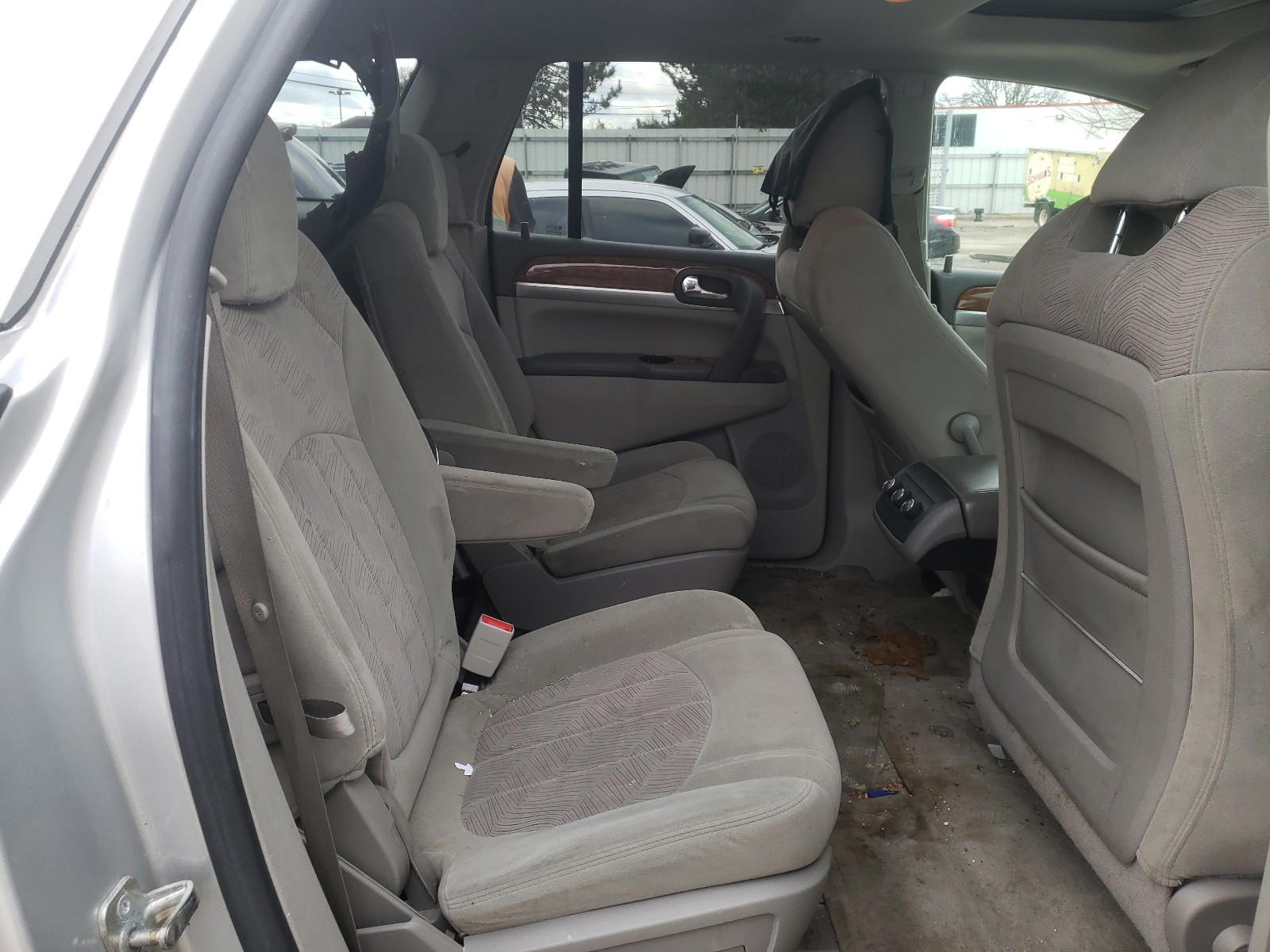 Photo 6 from auction – 2009 BUICK ENCLAVE CX with VIN 5GAER13D49J208021