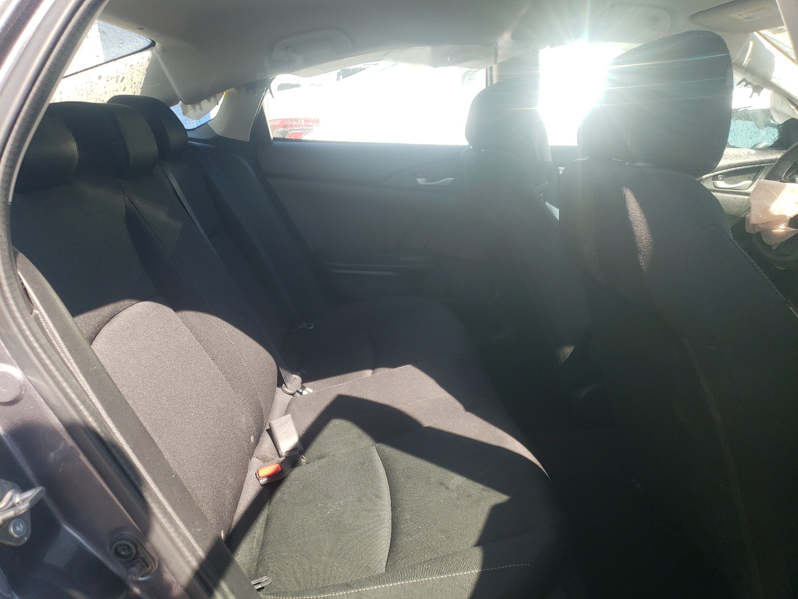 Photo 6 from auction – 2017 HONDA CIVIC LX with VIN 2HGFC2F55HH552070