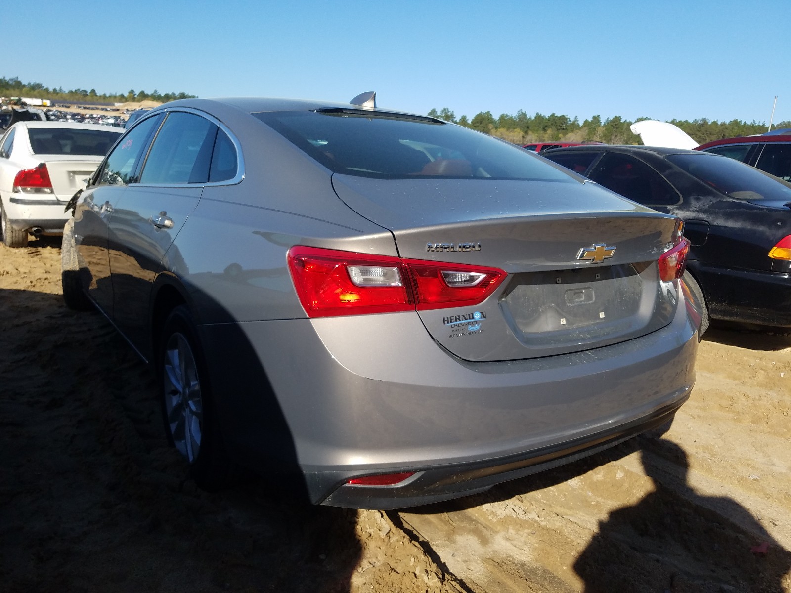 Photo 3 from auction – 2018 CHEVROLET MALIBU LT with VIN 1G1ZD5ST7JF118487