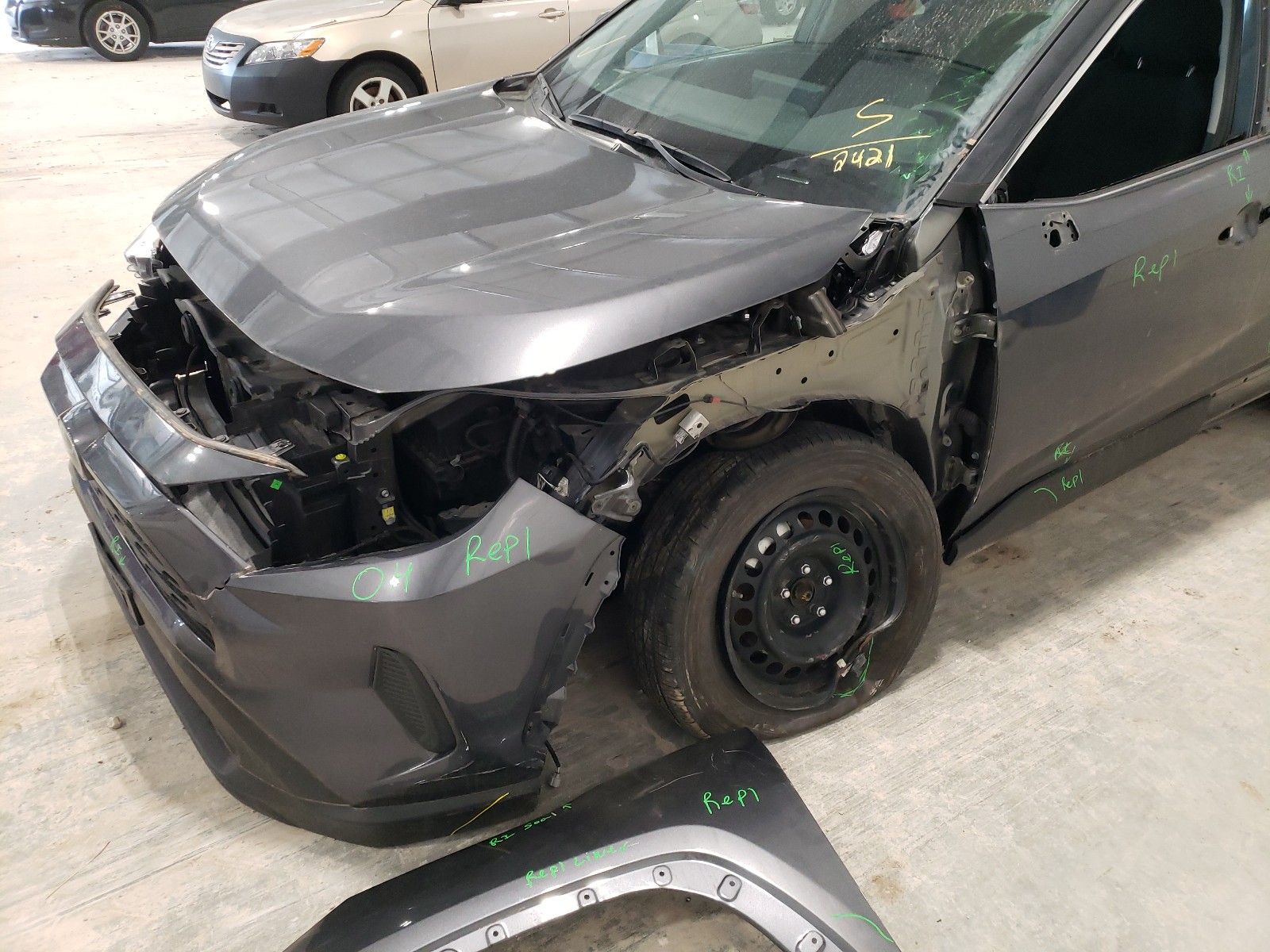 Photo 9 from auction – 2019 TOYOTA RAV4 LE with VIN 2T3G1RFV7KC022421