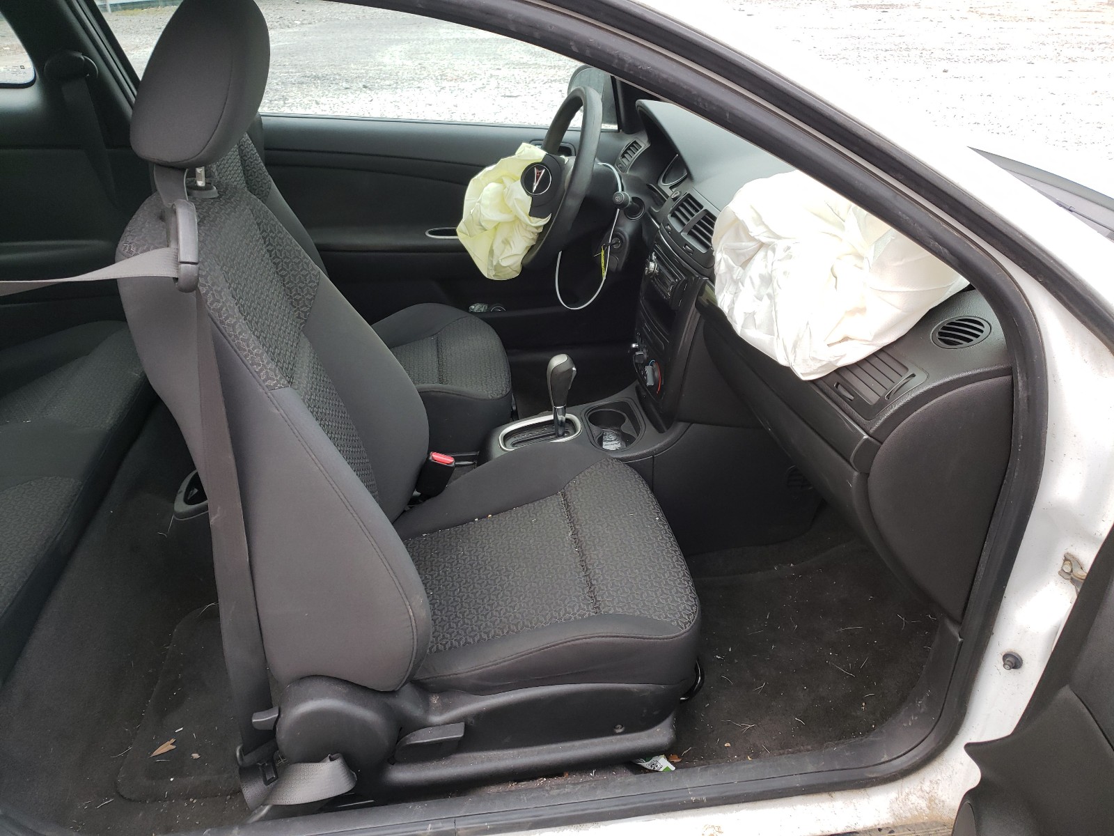 Photo 5 from auction – 2007 PONTIAC G5 with VIN 1G2AL15F077276537