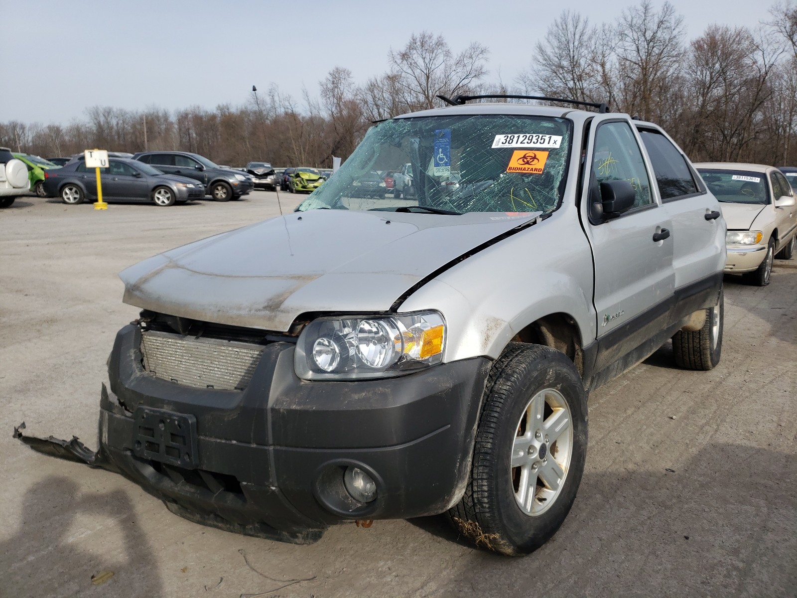 Photo 2 from auction – 2005 FORD ESCAPE HEV with VIN 1FMYU95H25KD55043