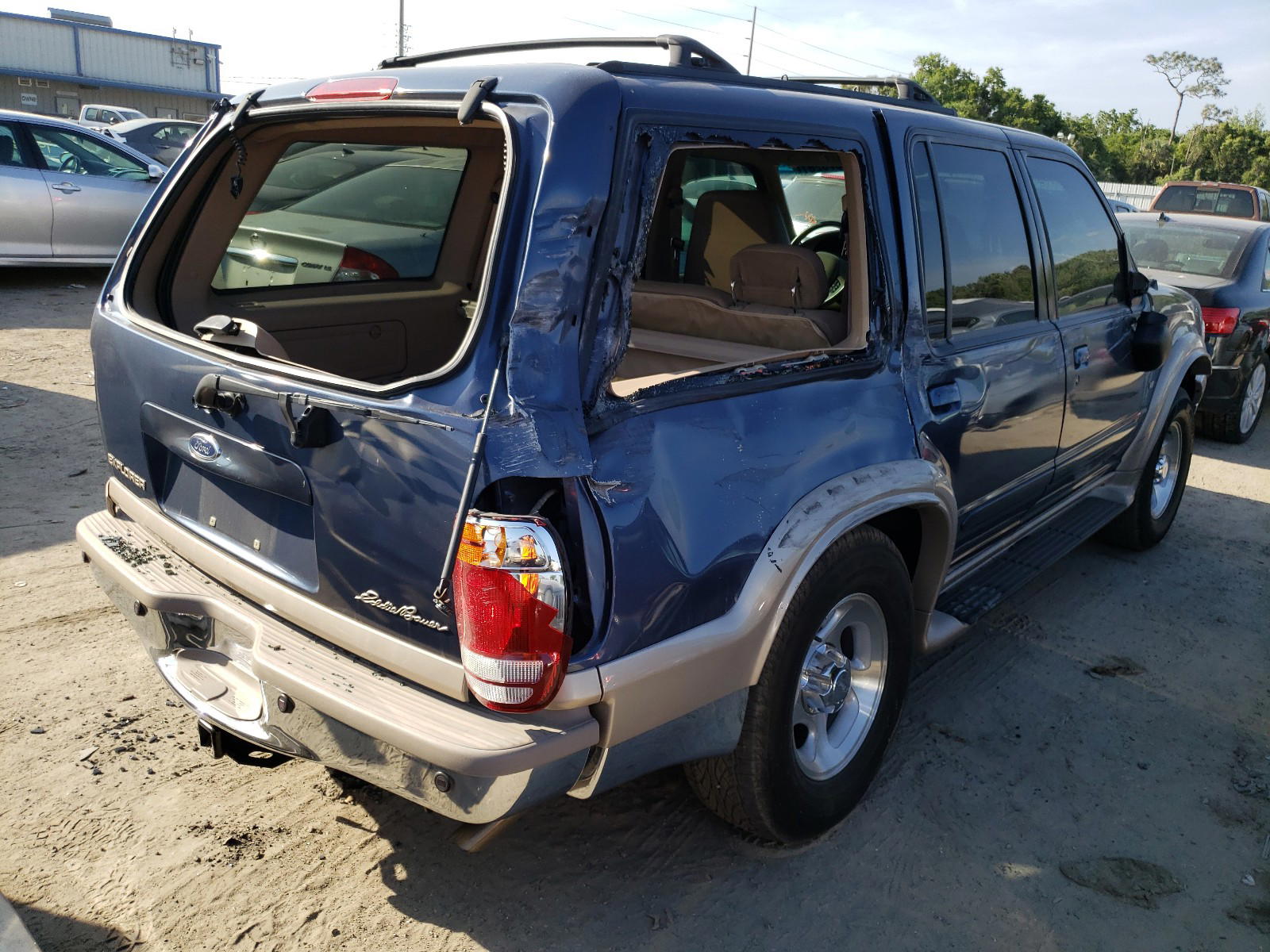 Photo 4 from auction – 2000 FORD EXPLORER E with VIN 1FMDU64P3YZA74919