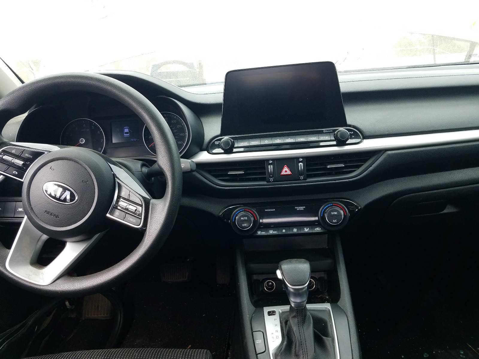 Photo 9 from auction – 2019 KIA FORTE FE with VIN 3KPF24ADXKE085758