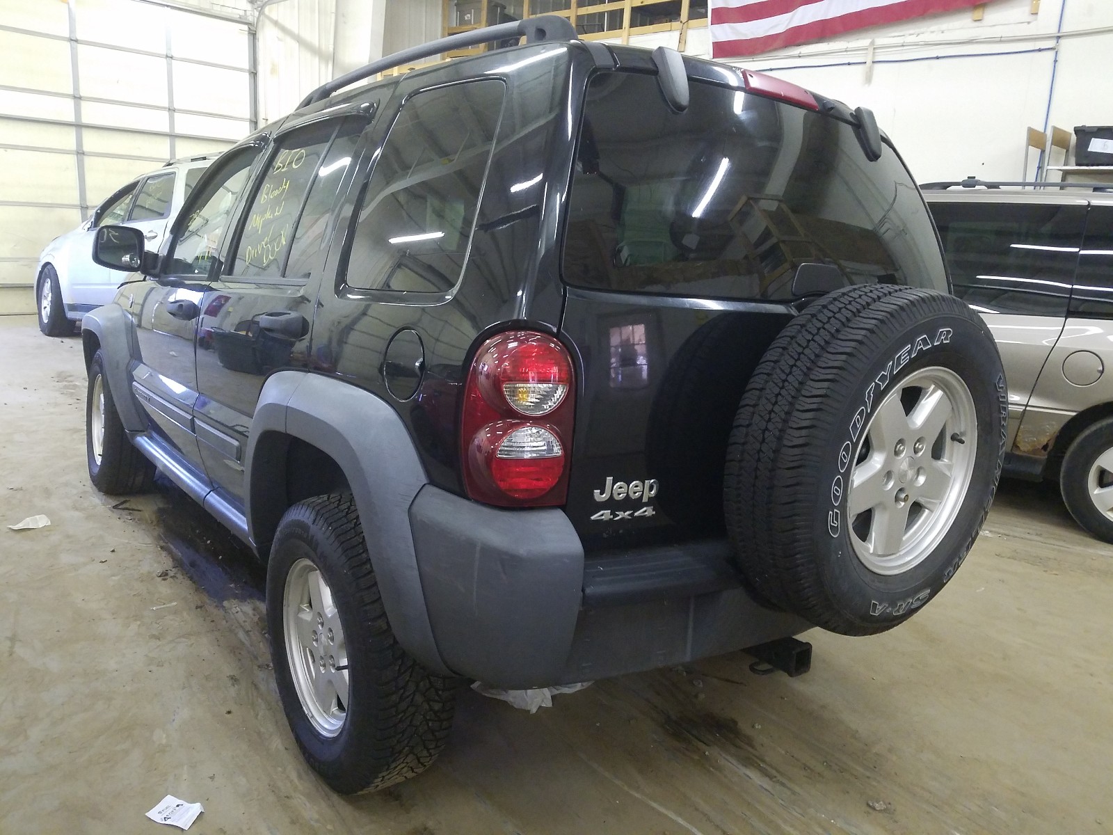 Photo 3 from auction – 2007 JEEP LIBERTY SP with VIN 1J4GL48K57W685357