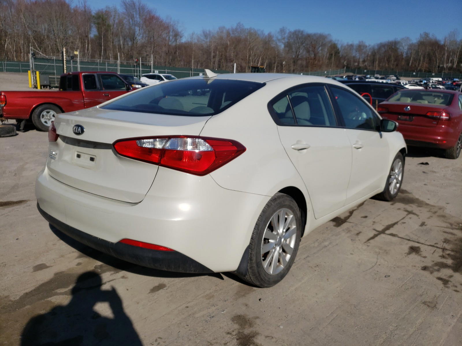 Photo 4 from auction – 2014 KIA FORTE LX with VIN KNAFX4A67E5070019