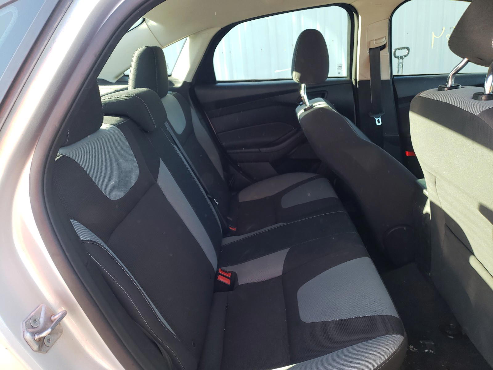 Photo 6 from auction – 2012 FORD FOCUS SE with VIN 1FAHP3F20CL255524