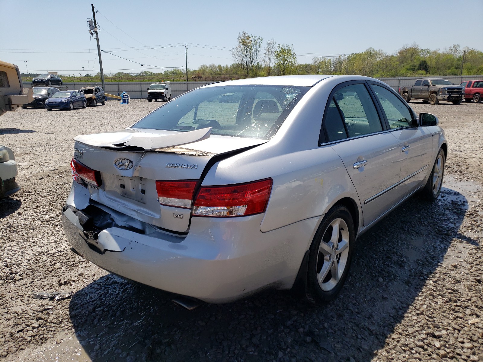 Photo 4 from auction – 2007 HYUNDAI SONATA SE with VIN 5NPEU46F57H233401