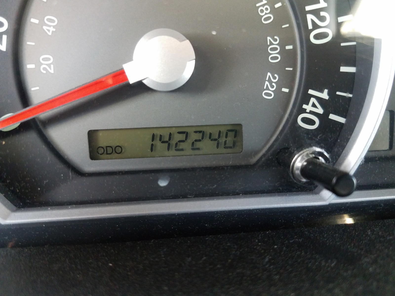 Photo 8 from auction – 2008 KIA SORENTO EX with VIN KNDJD735185860433