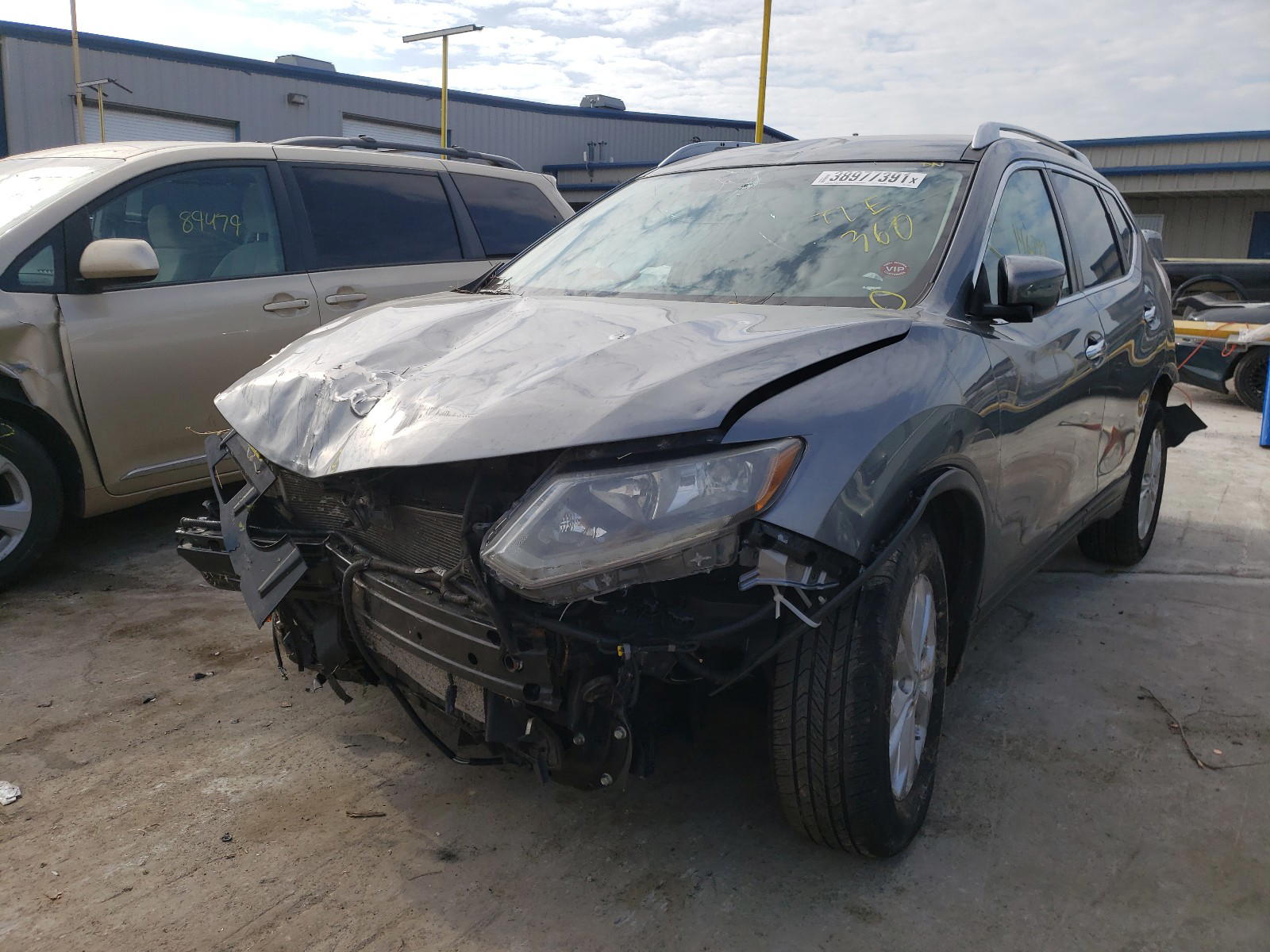 Photo 2 from auction – 2016 NISSAN ROGUE S with VIN KNMAT2MT6GP628657